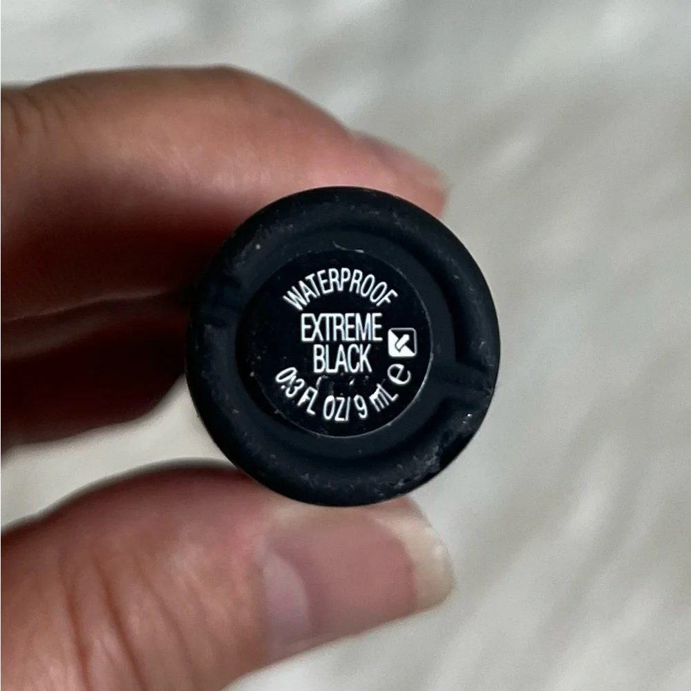 New Col Lab Waterproof Extreme Black Mascara